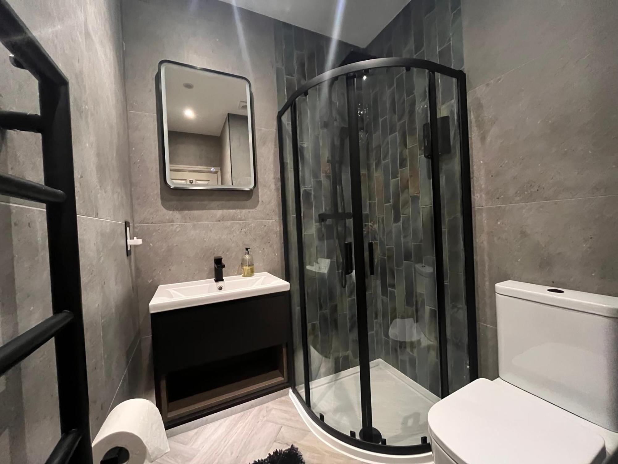 רדינג Central Private 1 Bed Flat מראה חיצוני תמונה