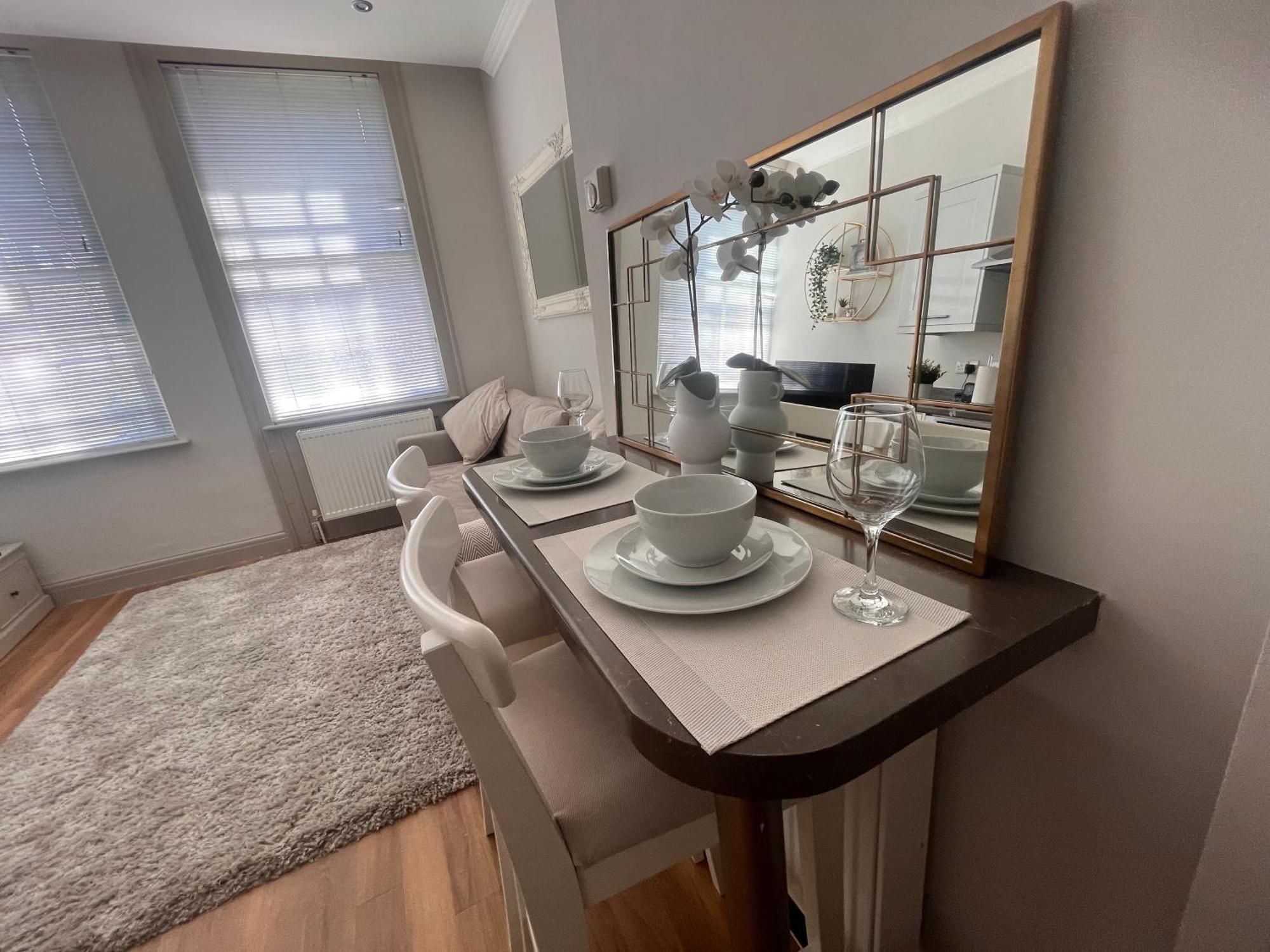 רדינג Central Private 1 Bed Flat מראה חיצוני תמונה